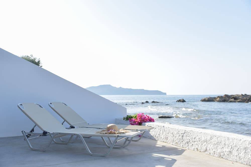 Entire apartment, Seasound I. Amazing apartment into the sea in Agioi Apostoli, Chania region