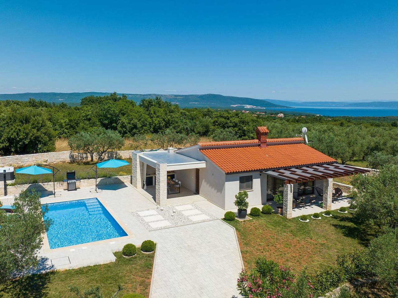 Villa Silentio - Ruhe und Privatsphäre in mediterraner Natur in Strandnähe in Marčana, Südküste Istrien