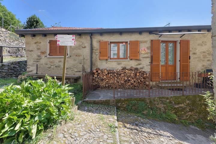 Casa vacanza per 4 persone, con vista lago e giardino nonché balcone - 1