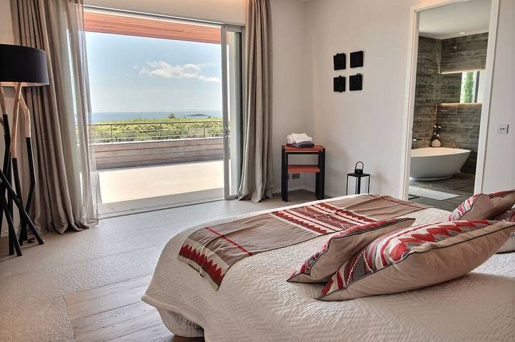 Location de vacances pour 15 personnes, avec jardin dans Office de Tourisme Porto Vecchio Sud Corse - 2