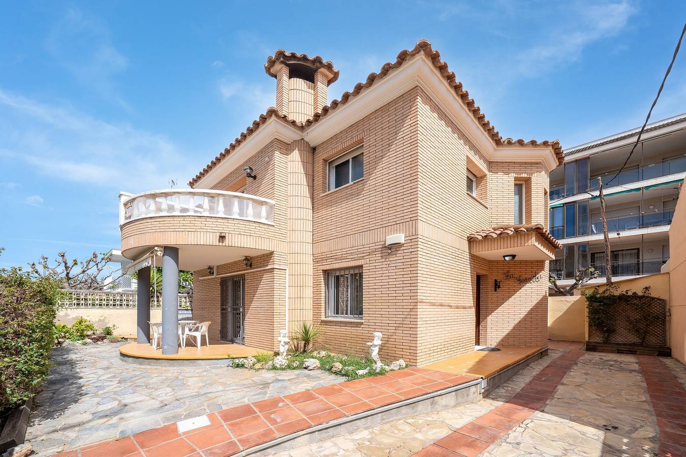 Casa Vacacional 'Villa Jordi y Nuri' con Terraza Privada, Wi-Fi y Aire Acondicionado in Vilafortuny, Cambrils