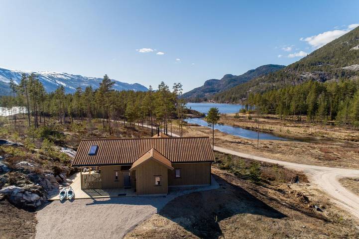 Villa für 8 Personen, mit Garten und Sauna sowie Terrasse in Norwegen