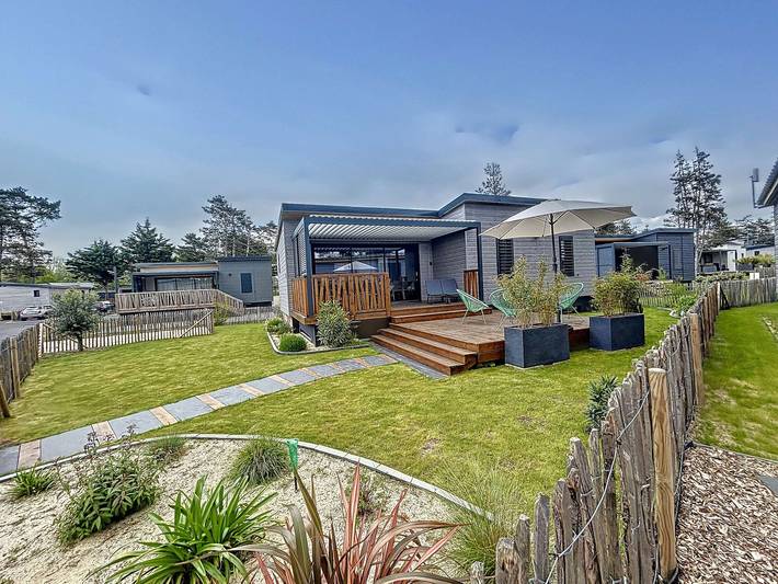 Chalet pour 7 personnes, avec jardin ainsi que terrasse et piscine - 1
