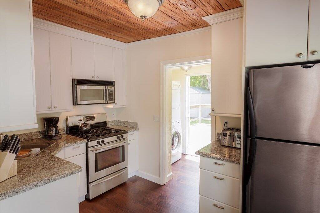 Schönes Ferienhaus mit privatem Pool nur wenige Minuten von der Innenstadt und dem Strand entfernt in West Palm Beach, Palm Beach County