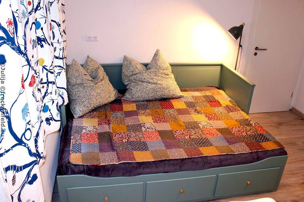 Ganze Wohnung, Dampfnudel-Wohnung - 2 Doppelbetten, 1 Einzelbett, Küche, Bad, Wc in Freckenfeld, Pfalz