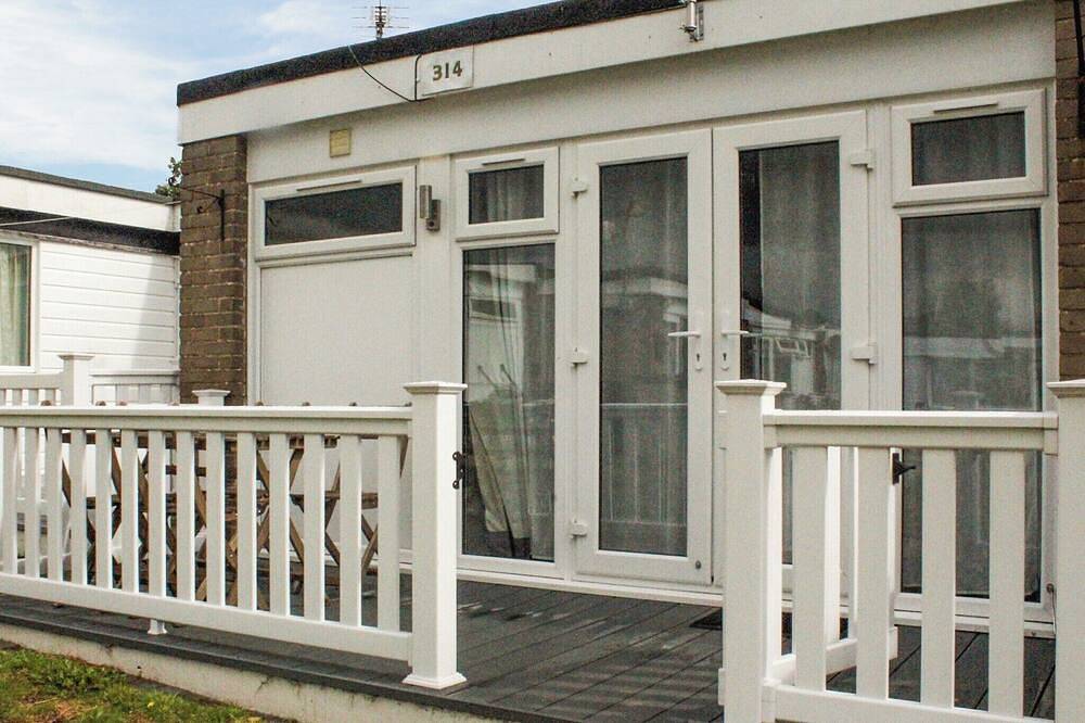 Chalet for 4 People in Hemsby, Newport (Norfolk)