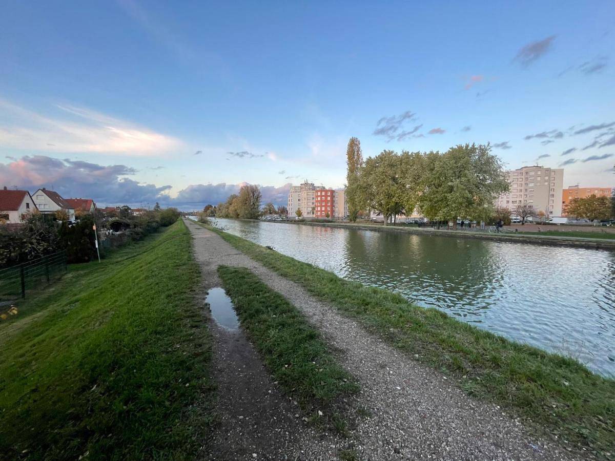 Appartement entier, Cosy apartment on Strasbourg Tramway line and Canal - Appartement confortable sur ligne tram Strasbourg et Canal in Bischheim, Région de Strasbourg