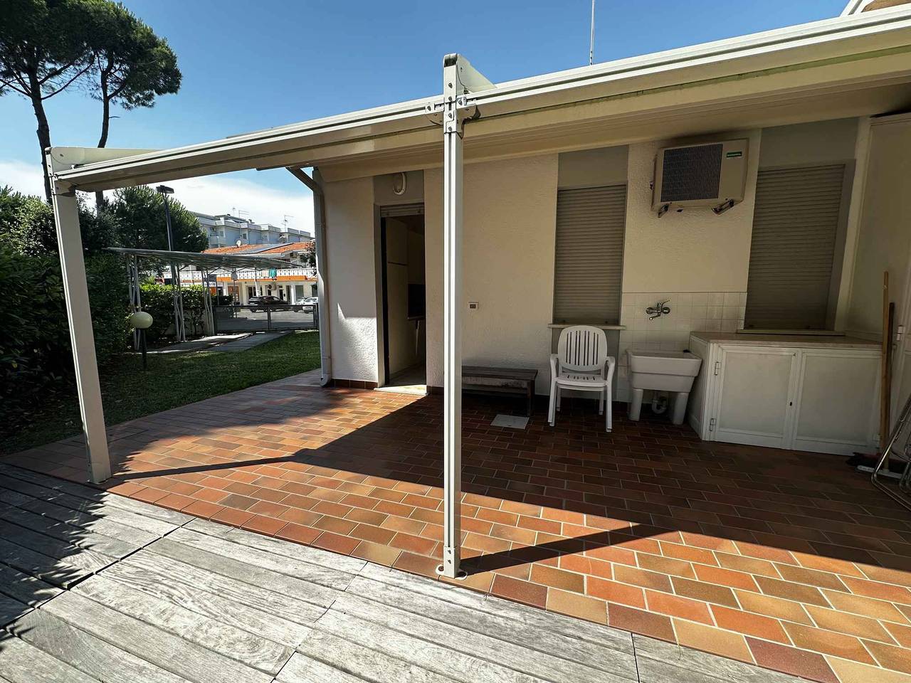 Appartement de vacances entier, Appartement de vacances avec jardin privé près de la mer  in Bibione, Province de Venise
