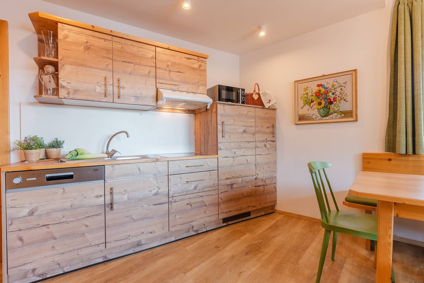 Ganze Wohnung, Maisonette mit zeitloser Eleganz & Weitblick in Nals, Nonsberggruppe