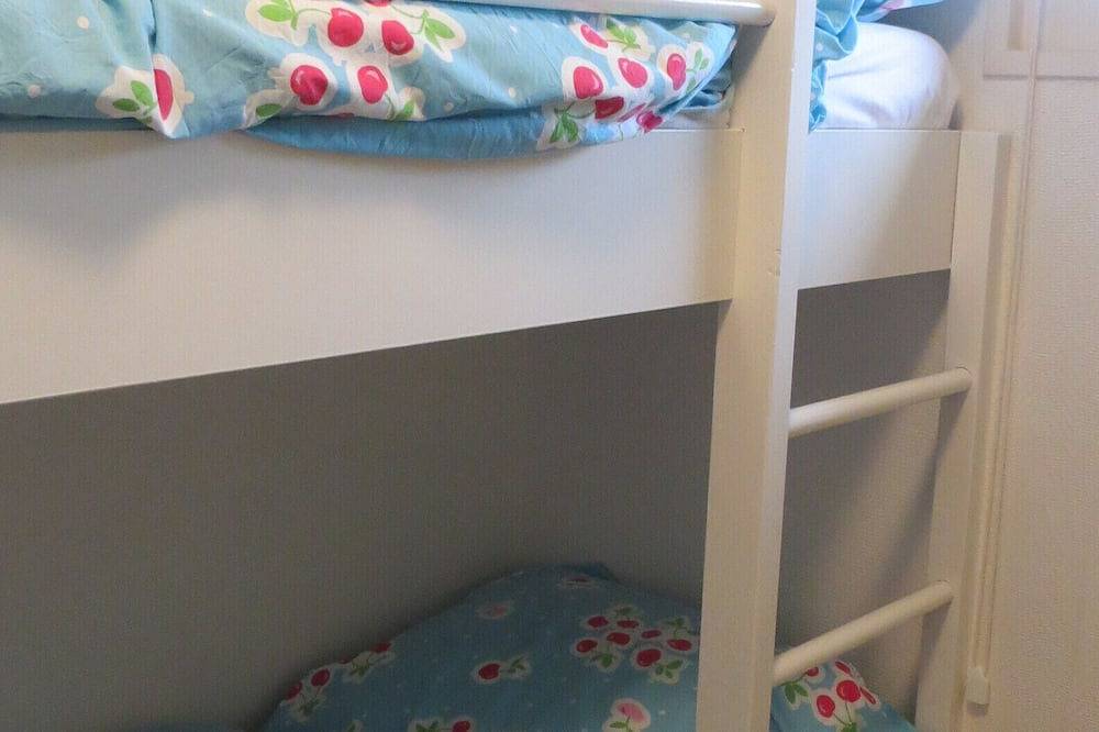 Chalet with garden, views, wifi, Leeuwarden Franeker Harlingen in Menameradiel, Niederländische Nordsee