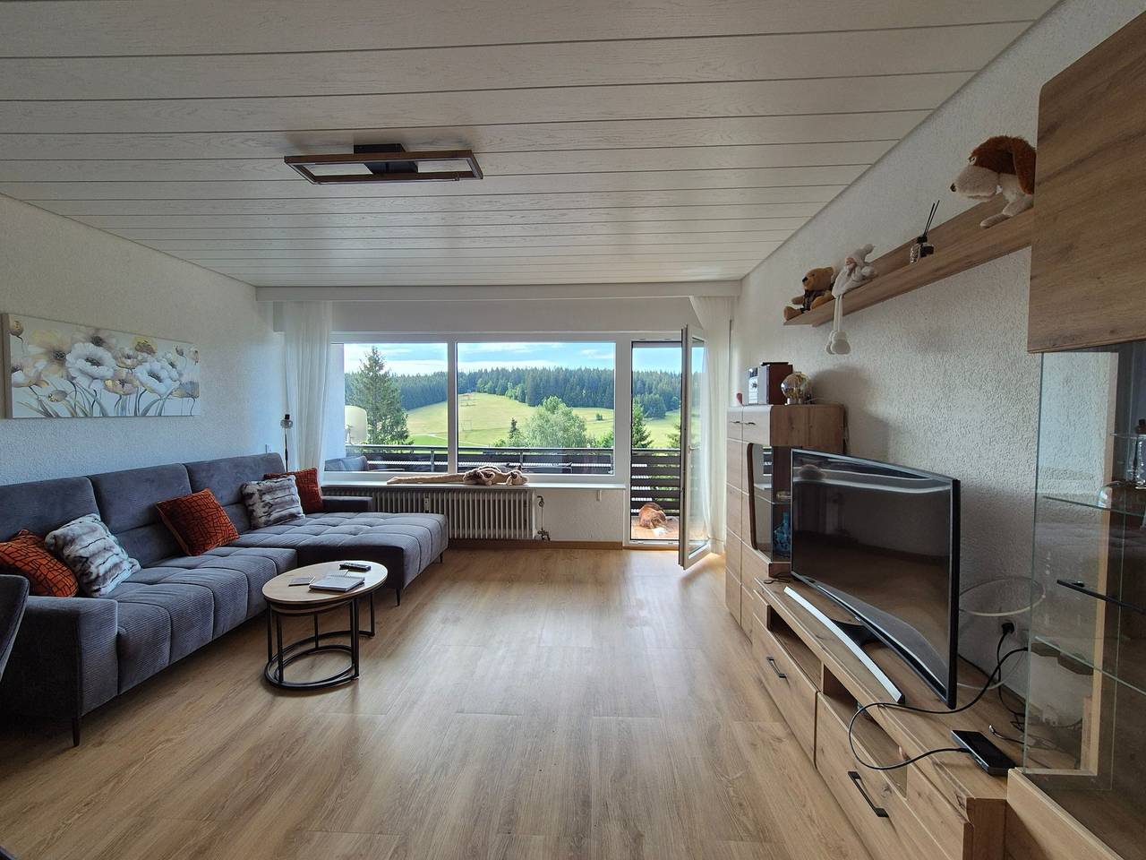 Ganze Wohnung, Apartment „Vacation in Schönwald“ Bergblick, Balkon, Wlan, Hell, hochwertige Ausstattung in Schönwald, Südschwarzwald