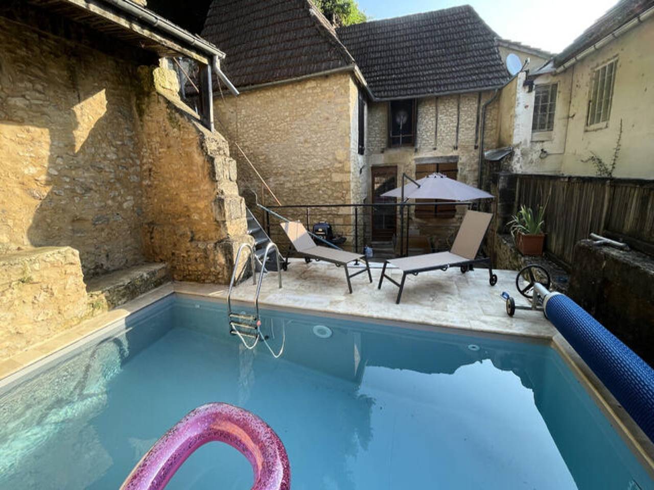 Apartamento entero, Apartamento en Montignac con piscina en la azotea in Montignac, Périgord Noir