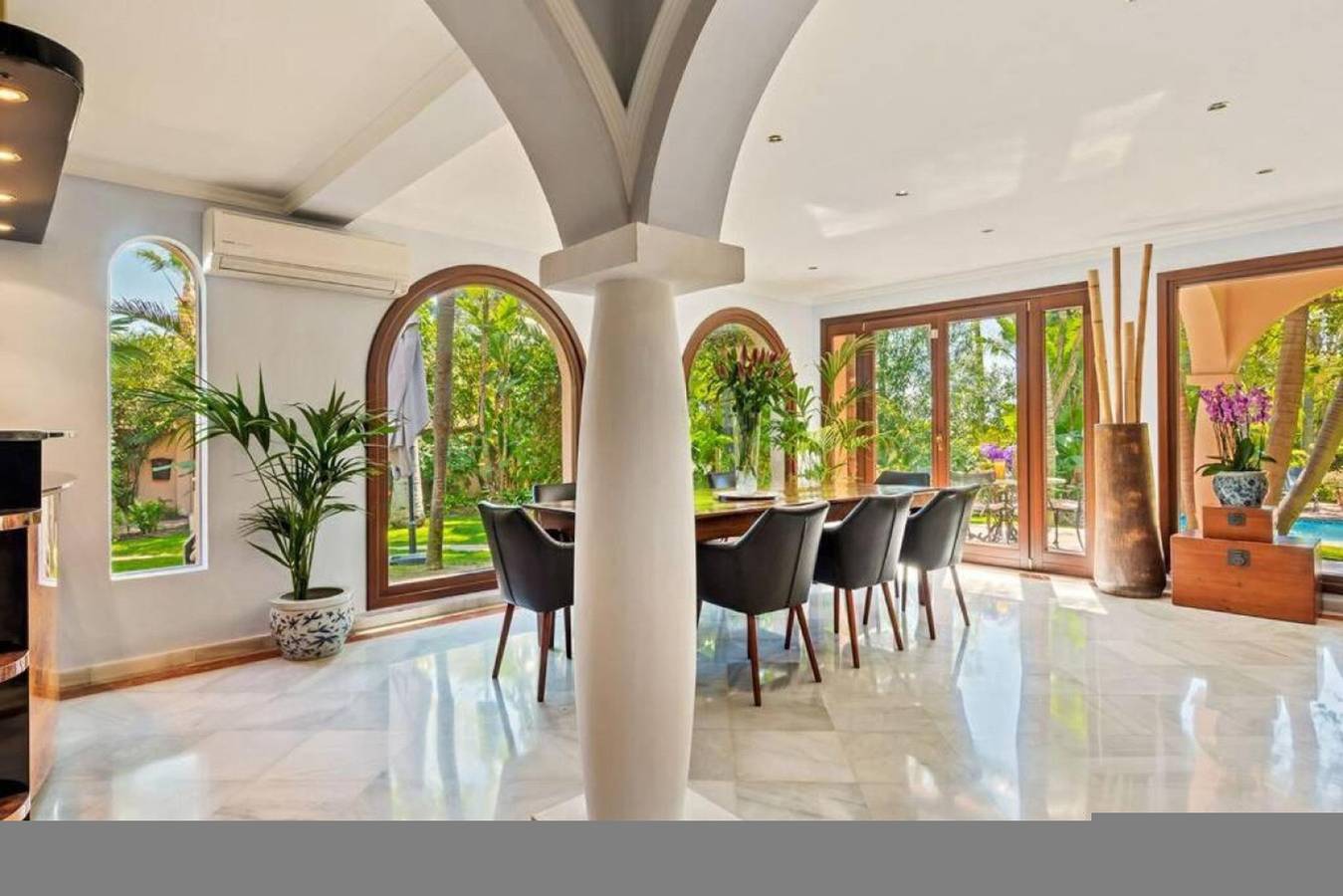 Grand Marbella Estate with tropical gardens in Marbella West, Marbella
