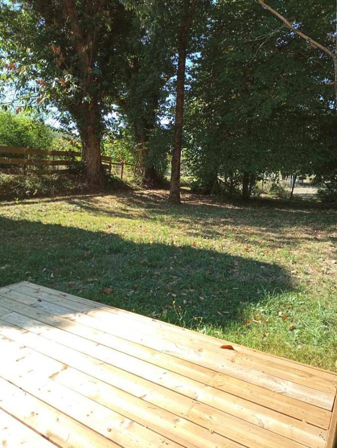 Gîte pour 2 personnes, avec terrasse ainsi que vue et jardin à Saint-Léon-sur-Vézère - 4