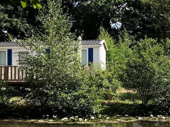 Mobil home pour 6 personnes, avec bassin pour enfant à Saint-Sornin - 3