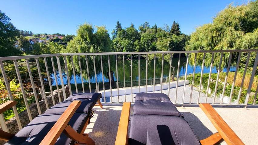 Apartamento de férias para 5 pessoas, com vista e varanda em Ponte da Barca