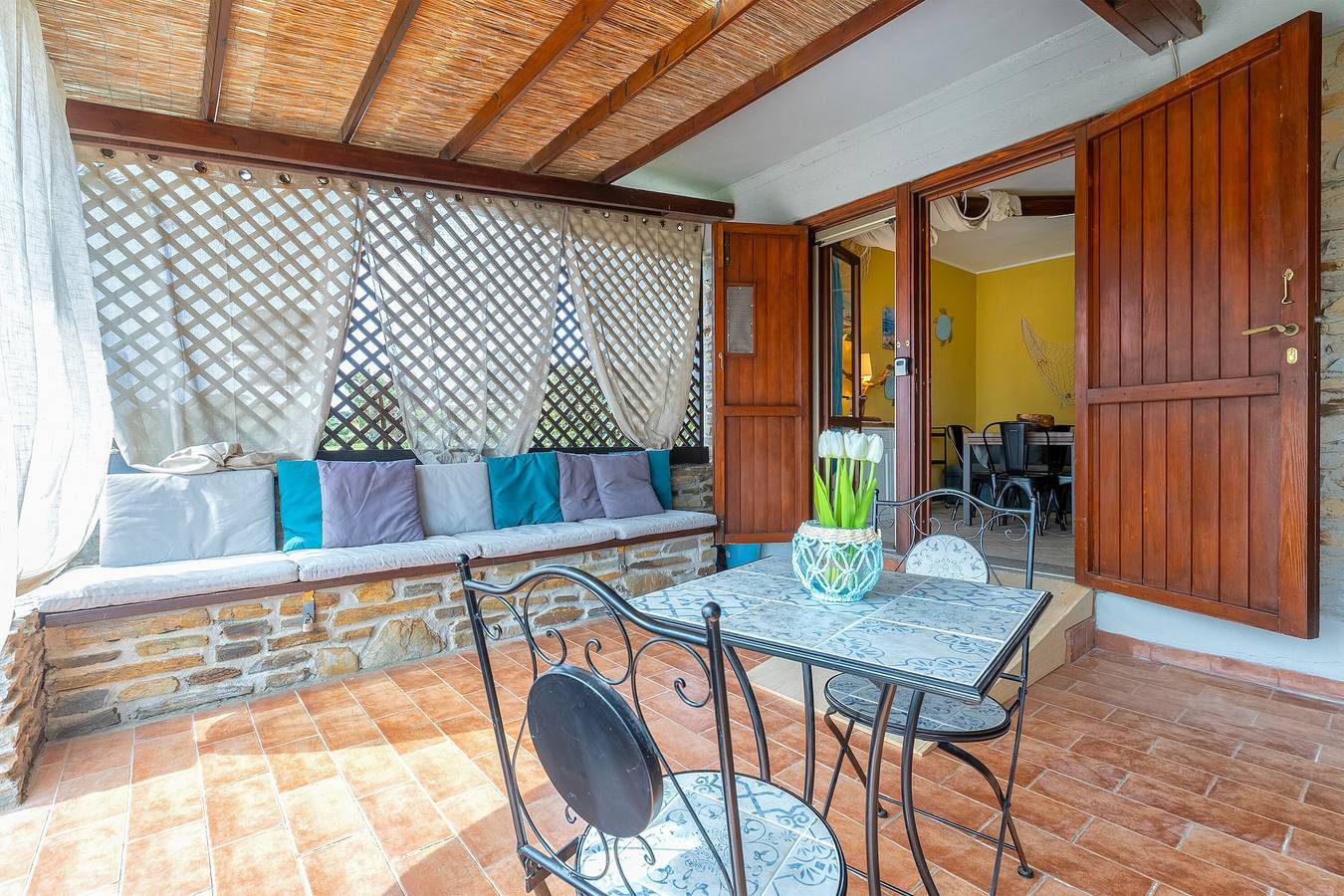 Casa vacacional 'Fiamma' con vistas al mar, terraza privada y aire acondicionado in Stintino, Nurra