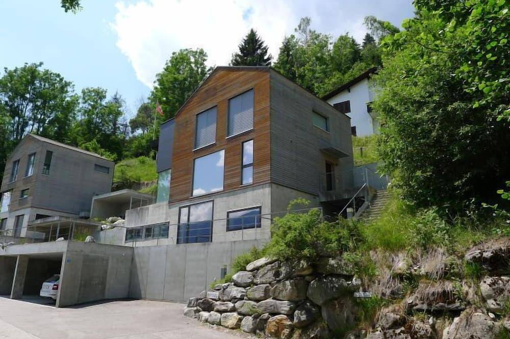 Ganze Wohnung, Ferienwohnung Melina in Laax Dorf, Laax