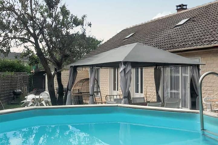 Location de vacances pour 8 personnes, avec Terrasse et Jardin à Saint-Martin-Longueau