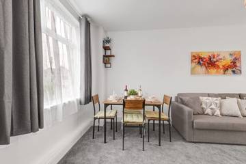 Vacation Rental for 7 Guests in Durham, County Durham, Picture 4