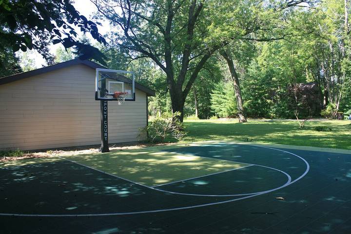 Vacation rental for 6 people, with yard and hot tub as well as terrace in Union Pier