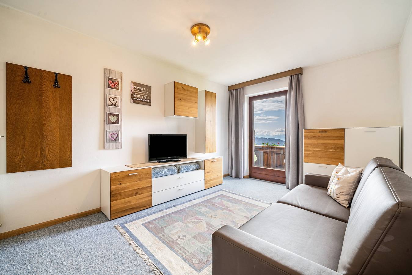 Apartamento entero, Apartamento vacacional "Rotsteinhof Abendrot" con balcón y Wi-Fi in Verano, Alpes de Sarntal
