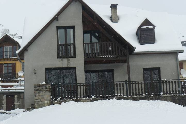 Gîte pour 7 personnes, avec Balcon et Jardin à Garin