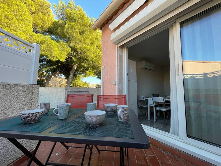 Gîte pour 4 personnes, avec terrasse dans Plage de La Corniche - 2