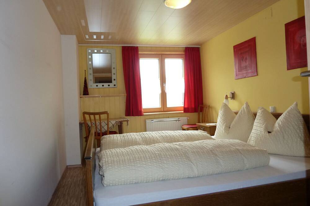 Ganze Wohnung, Gemütliche Ferienwohnung im Ferienhaus Schwendehof in Fontanella, Bezirk Bludenz