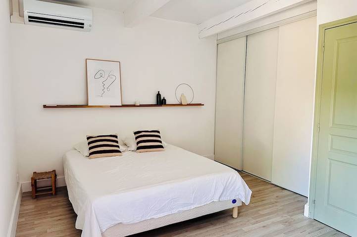 Maison familiale entre Avignon & le Mont Ventoux recharge Ve gratuite in Pernes-les-Fontaines, Vaucluse