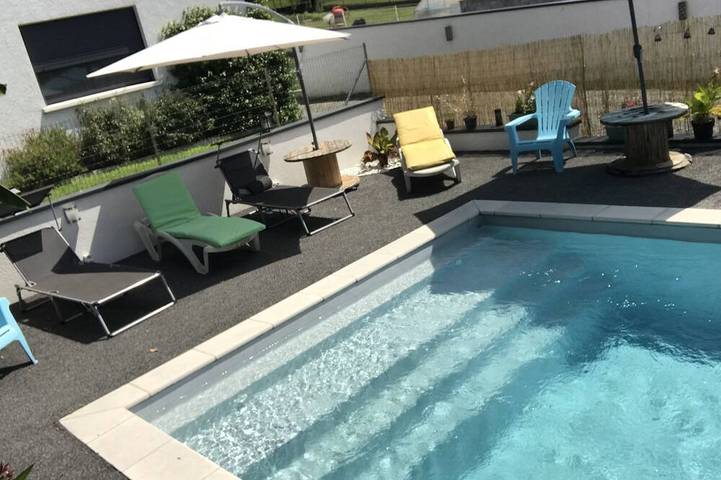 Location de vacances pour 6 personnes, avec terrasse et jardin dans Arthès
