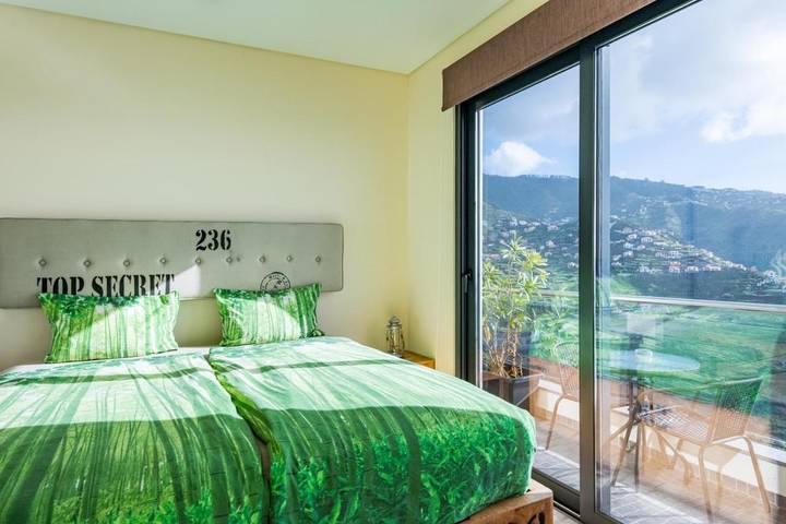 Maison d’hôte pour 2 personnes, avec vue sur le lac et terrasse ainsi que piscine et vue sur l' Île de Madère - 4