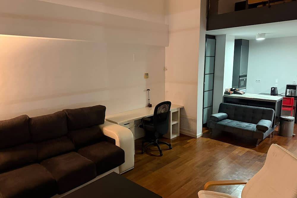 Entire apartment, Charming Loft in San Sebastián de los Reyes with Padel Court and Pool in San Sebastián de los Reyes, Madrid Province