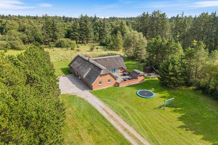 Villa für 12 Personen, mit Pool und Sauna in Vester Husby