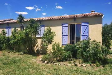 Gîte pour 6 personnes, avec jacuzzi ainsi que terrasse et jardin à Laurens