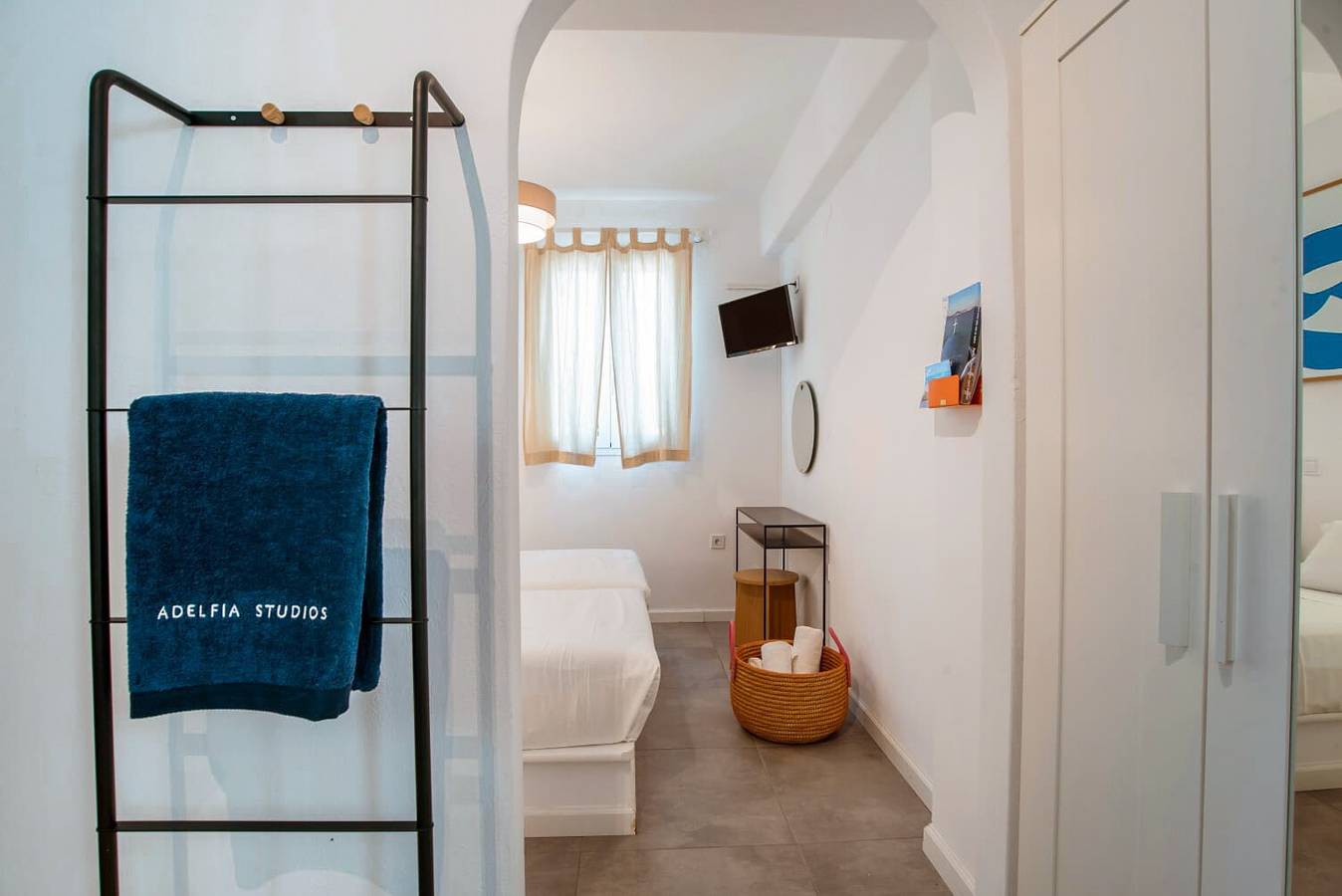 Studio entier, Studio '5' avec terrasse privée, Wi-Fi et climatisation in Parikiá, Paros
