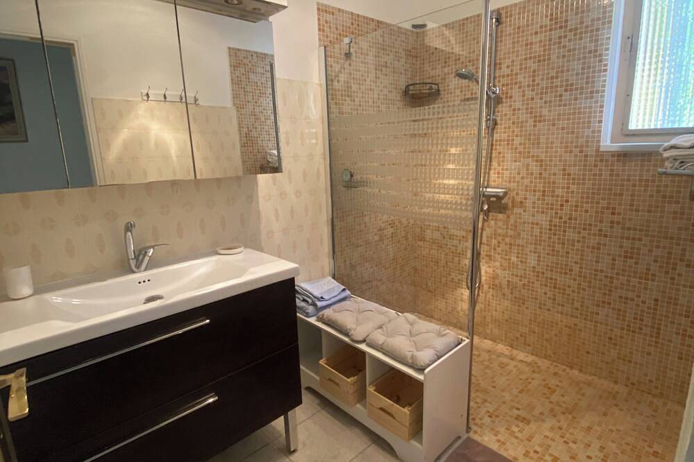 Ferienhaus mit Pool in Roussillon in Roussillon, Regionaler Naturpark Luberon