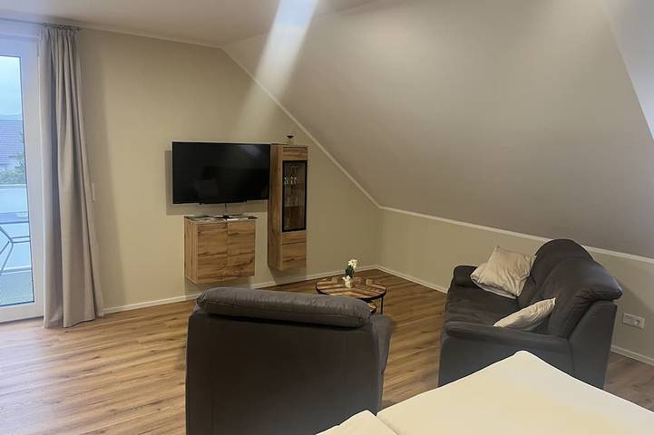 Ferienwohnung für 2 Personen, mit Sauna und Whirlpool sowie Pool und Garten, mit Haustier in Mettlach - 3