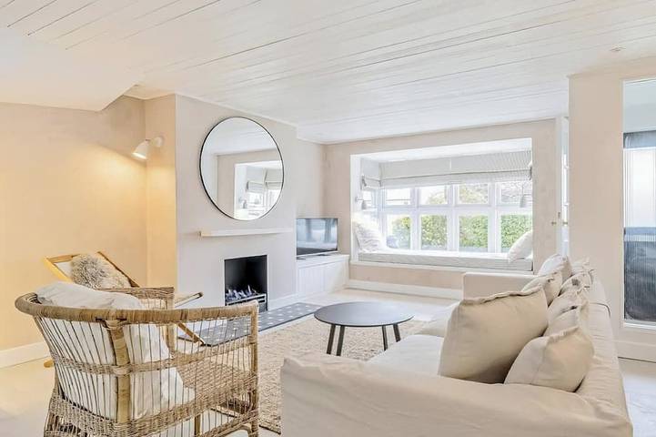Cottage for 4 people, with garden, with pets in West Wittering