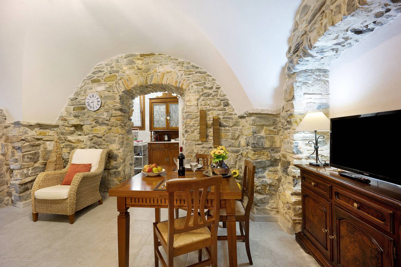 Ganze Wohnung, Ferienwohnung 'Ca Dei Nonni' mit privater Terrasse und Wlan in Diano San Pietro, Riviera di Ponente