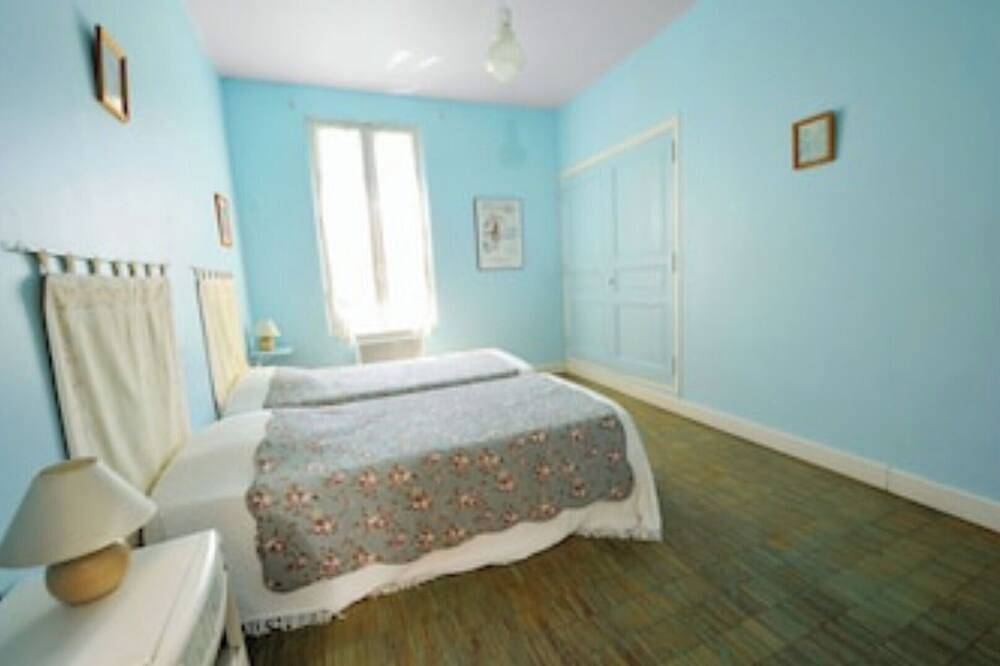 Appartement entier, Manade Blanc, Gîte pour 9 Personnes in Arles, Côte méditerranéenne (France)