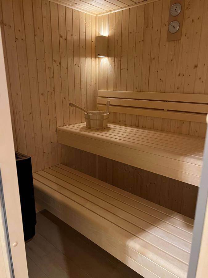 Location de vacances pour 4 personnes, avec jacuzzi et jardin ainsi que piscine et sauna à Bouhet - 3