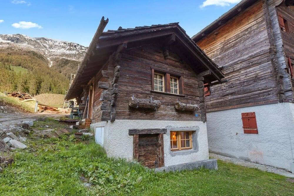 Ganze Wohnung, Cozy studio in the heart of an Alpine chalet in Ayer (Anniviers), Anniviers
