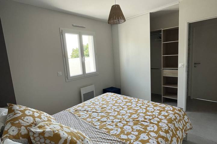 Location de vacances pour 8 personnes, avec terrasse et jardin à Alleins - 2