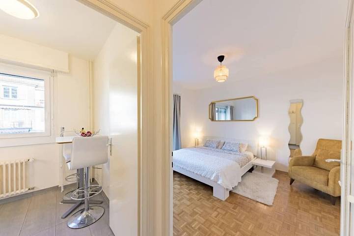 Ganze Wohnung, The Stylish Minimalist Lakefront in Lausanne, Genfer See