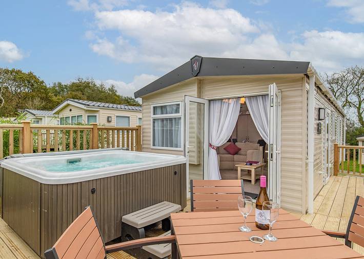 Glamping for 4 people in South-Wales
