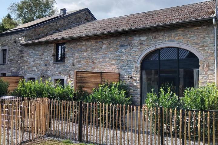 Location de vacances pour 4 personnes, avec terrasse ainsi que jardin et vue dans Provèdroux - 3