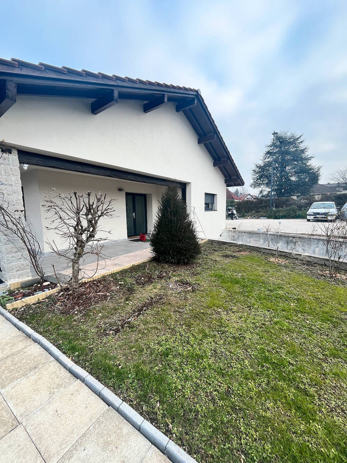Casa de vacaciones 'Standing, 4 Suites Avec Sdb' con vistas a la montaña y Wi-Fi in Saint-Julien-en-Genevois, Región de Saint-Julien-en-Genevois