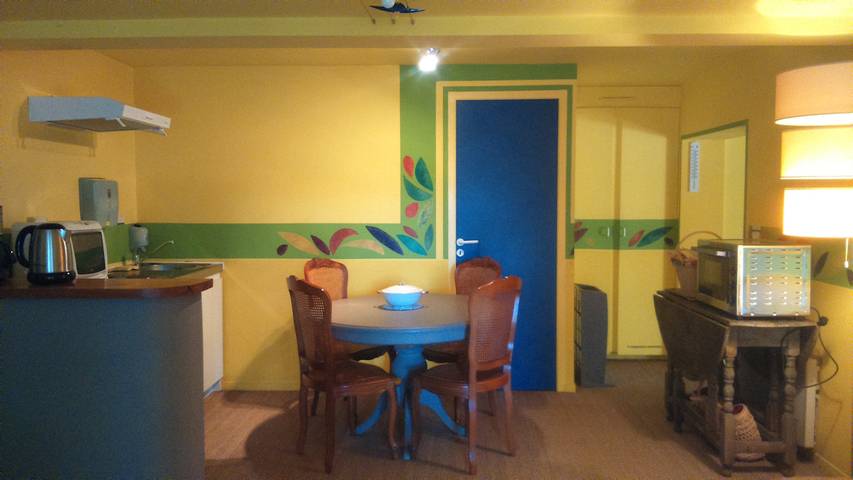 Gîte pour 6 personnes, avec terrasse et jardin à Aydat - 4