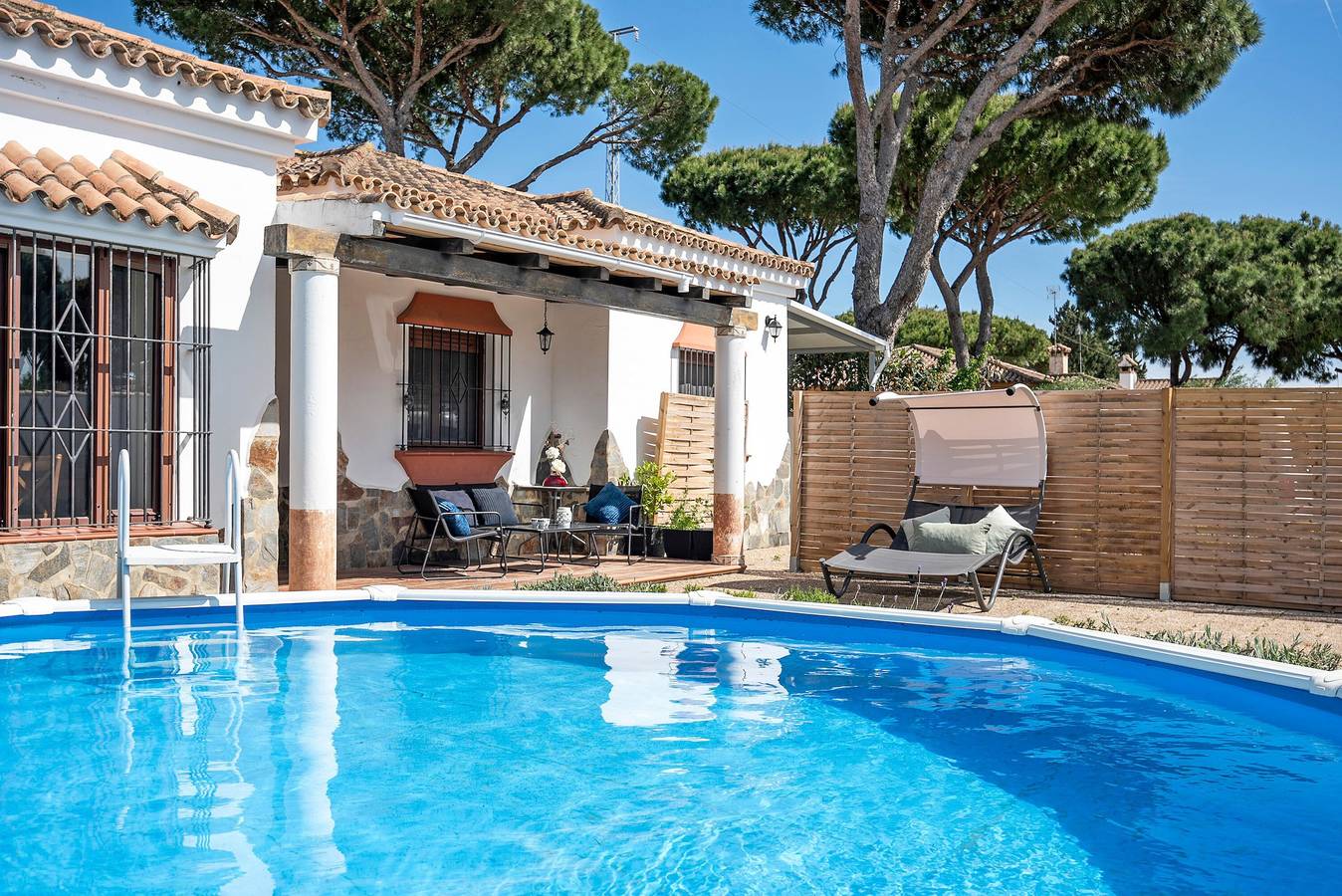 Casa de férias "Villa Mami - só famílias" com minipiscina privada, 2 terraços privados e Wi-Fi in Playa La Barrosa, Chiclana de la Frontera